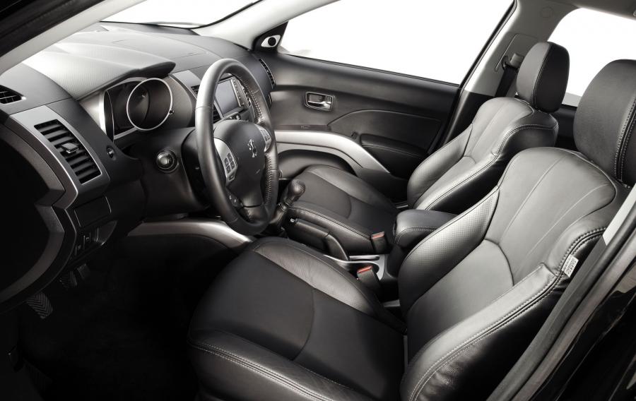  Peugeot 4007 2008 года  (фото 22 из 57)